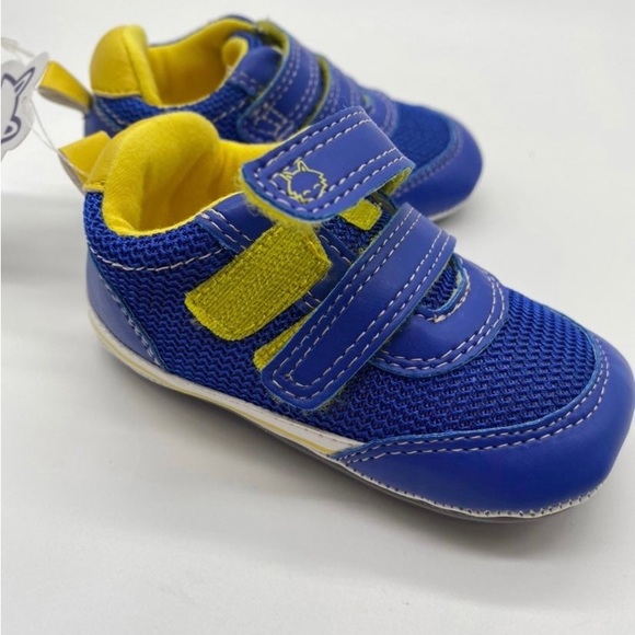 HIPFOX Bennett Blue Athletic Style
Infant Shoe Sized 12 Months. - Picture 9 of 9